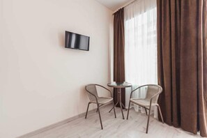 Luxury Apartment, Balcony | Room amenity - Rent Express Koblevskaya 46-2 (Odesa)