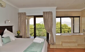 Hochwertige Bettwaren, Minibar, Schreibtisch, schallisolierte Zimmer