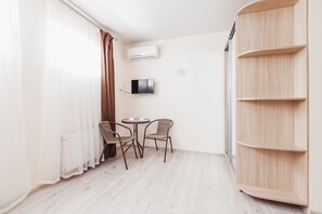 開放式客房 | 起居區 | 平面電視