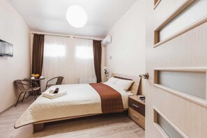 Departamento estándar | Tabla de planchar con plancha, wifi gratis y ropa de cama 