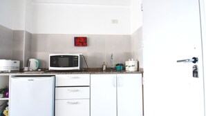 Unclassified image, 3 of 13, button - Thames by Sofacama (Buenos Aires)
