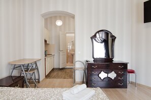 Interior detail - LeonRooms Pokrovskiy 8-2 (Odesa)