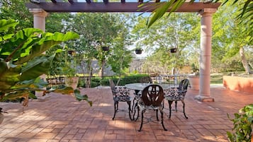 Junior Suite, 1 King Bed