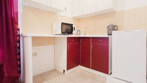 Unclassified image, 2 of 17, button - LeonRoomsPokrovskiy 8-3 (Odesa)