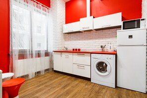 Family Apartment, 1 Queen Bed with Sofa bed | Private kitchen | Full-size fridge, microwave - LeonRooms Onilovoy 18-1 (Odesa)