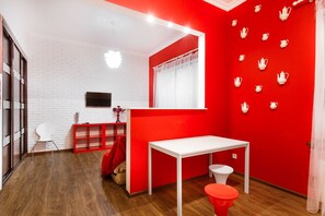 Family Apartment, 1 Queen Bed with Sofa bed | Living area
