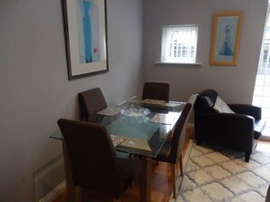 Apartment, 2 Bedrooms | In-room dining - Beautiful Two Bedroom Apartment (Gateshead)