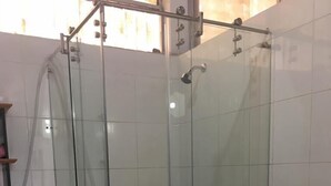 Leilighet – city, 2 dobbeltsenger, byutsikt | Dusj på badet