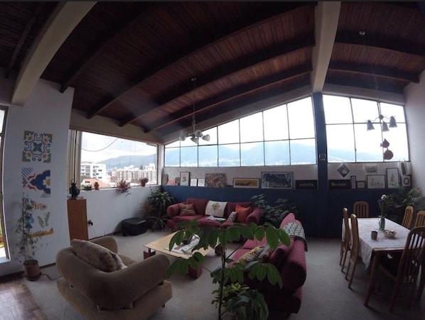 Interior - Departamento Sector Megamaxi y Quicentro (Quito)