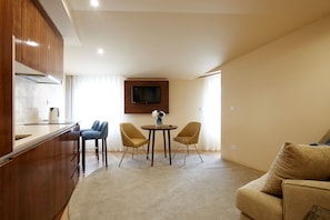 Superior Apartment | Individually decorated, desk, soundproofing, iron/ironing board - Signature Apartments Os Terceiros (Braga)