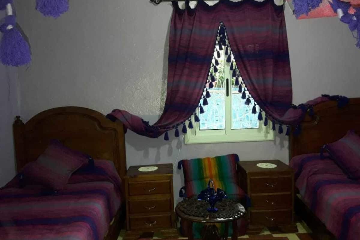 2 quartos, individualmente decorados, individualmente mobiliados