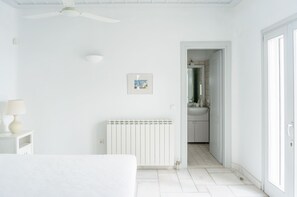 7 bedrooms, iron/ironing board, WiFi, bed sheets