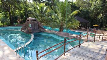 6 piscinas internas