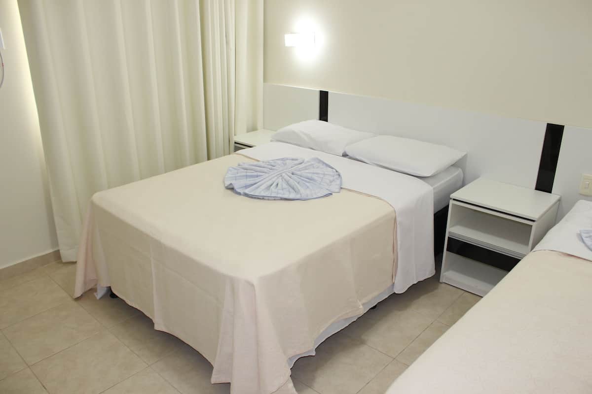 Departamento Deluxe, varias camas | Sábanas de algodón egipcio y ropa de cama de alta calidad