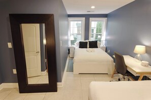 2 bedrooms, desk, iron/ironing board, WiFi