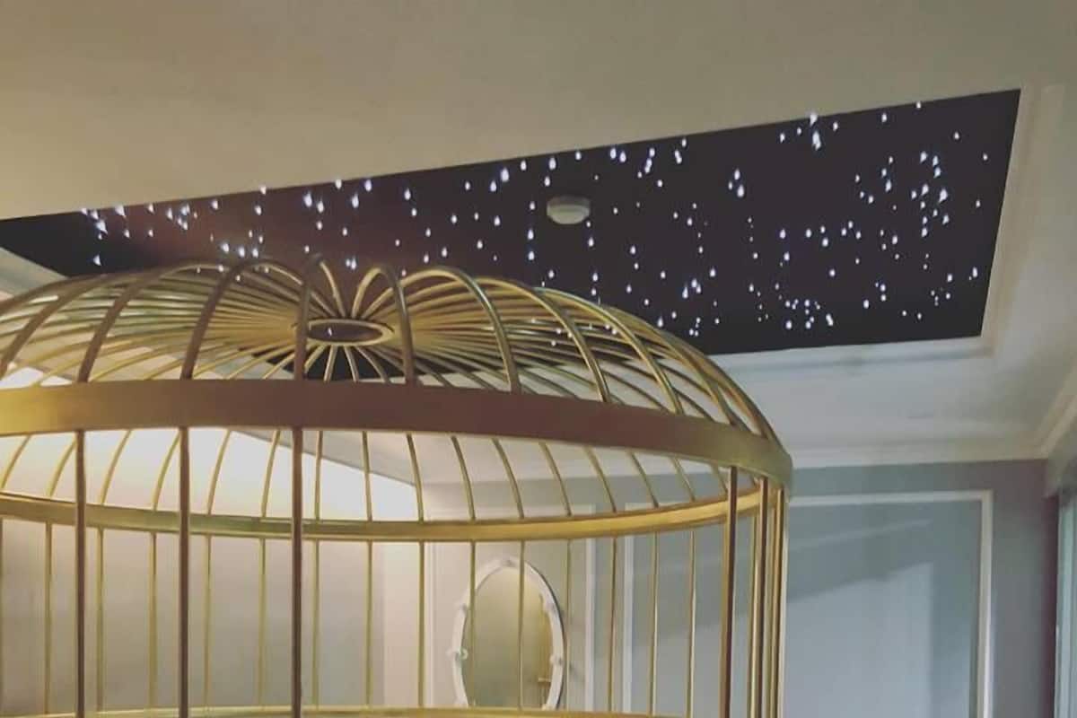 Galaxy VIP | Minibar, desk, soundproofing, iron/ironing board