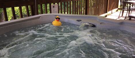 Outdoor spa tub