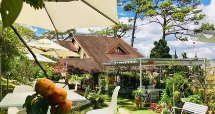 TOUT PETIT VILLA & COFFEE