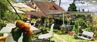 TOUT PETIT VILLA & COFFEE