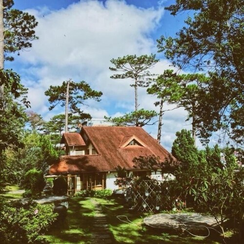 TOUT PETIT VILLA & COFFEE