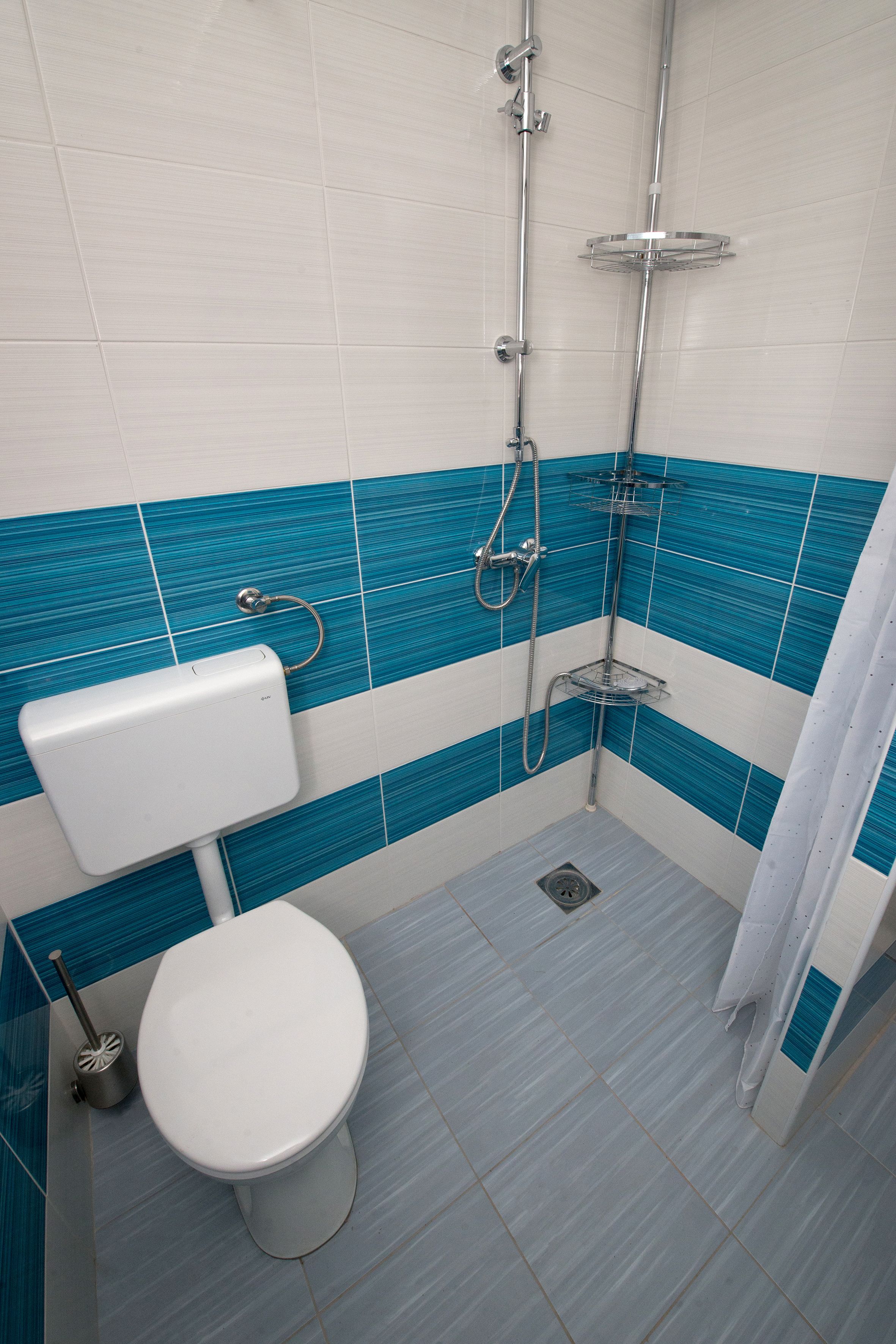 City Apartment, Multiple Beds | Bathroom | Free toiletries, hair dryer, slippers, towels