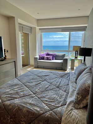 2 bedrooms, desk, iron/ironing board, free WiFi - Delcanto, Beach Front Luxury Condo with Beautiful Ocean View (Nuevo Vallarta)
