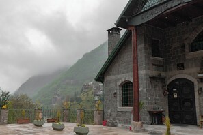 Front of property - Elikti Otel  (Ardesen)