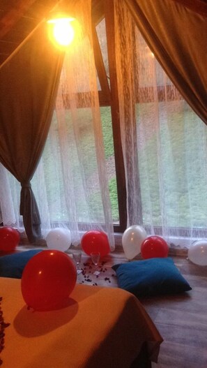 1 chambre, chambres insonorisées, Wi-Fi gratuit, draps fournis