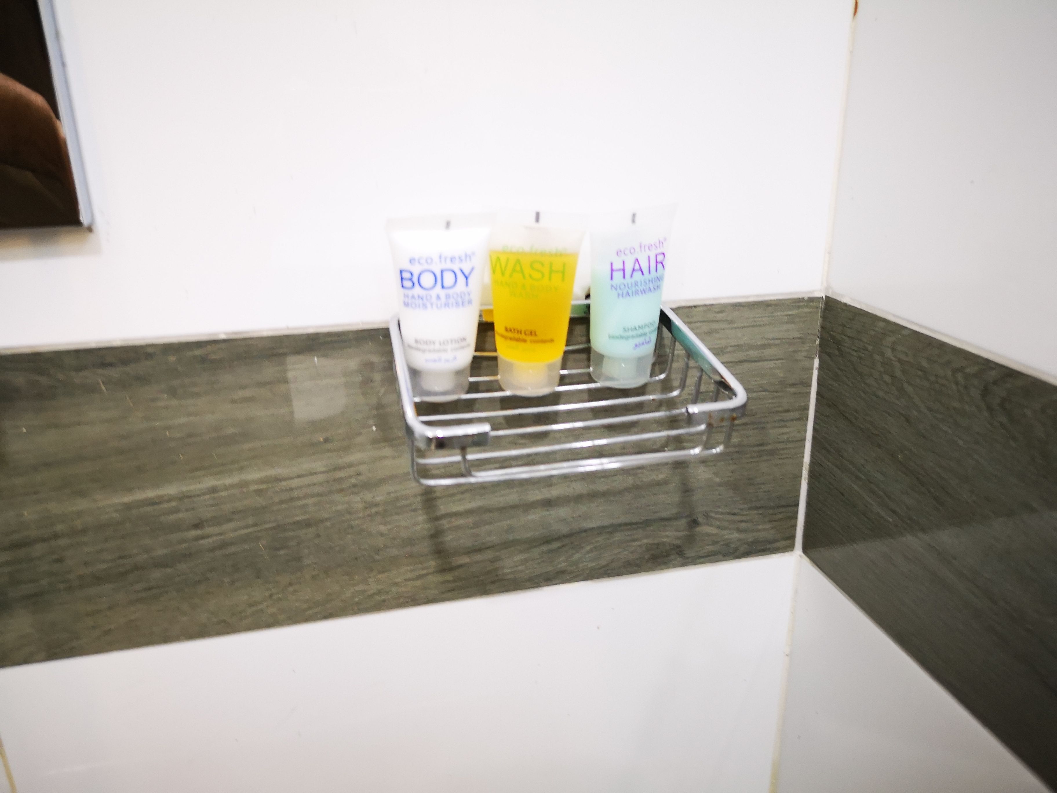 shower, rainfall showerhead, free toiletries, slippers