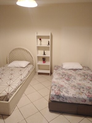 2 bedrooms, premium bedding, individually decorated, desk - Stavros Apartments (Spata-Artemida)