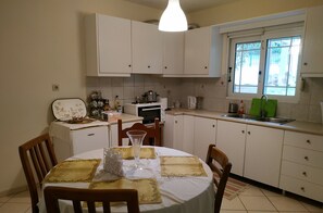 電冰箱、烤箱、爐台、咖啡機/沖茶器