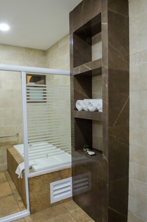 Free toiletries, hair dryer, slippers, towels - Hotel Casa Franco (San Pedro y San Pablo Teposcolula)
