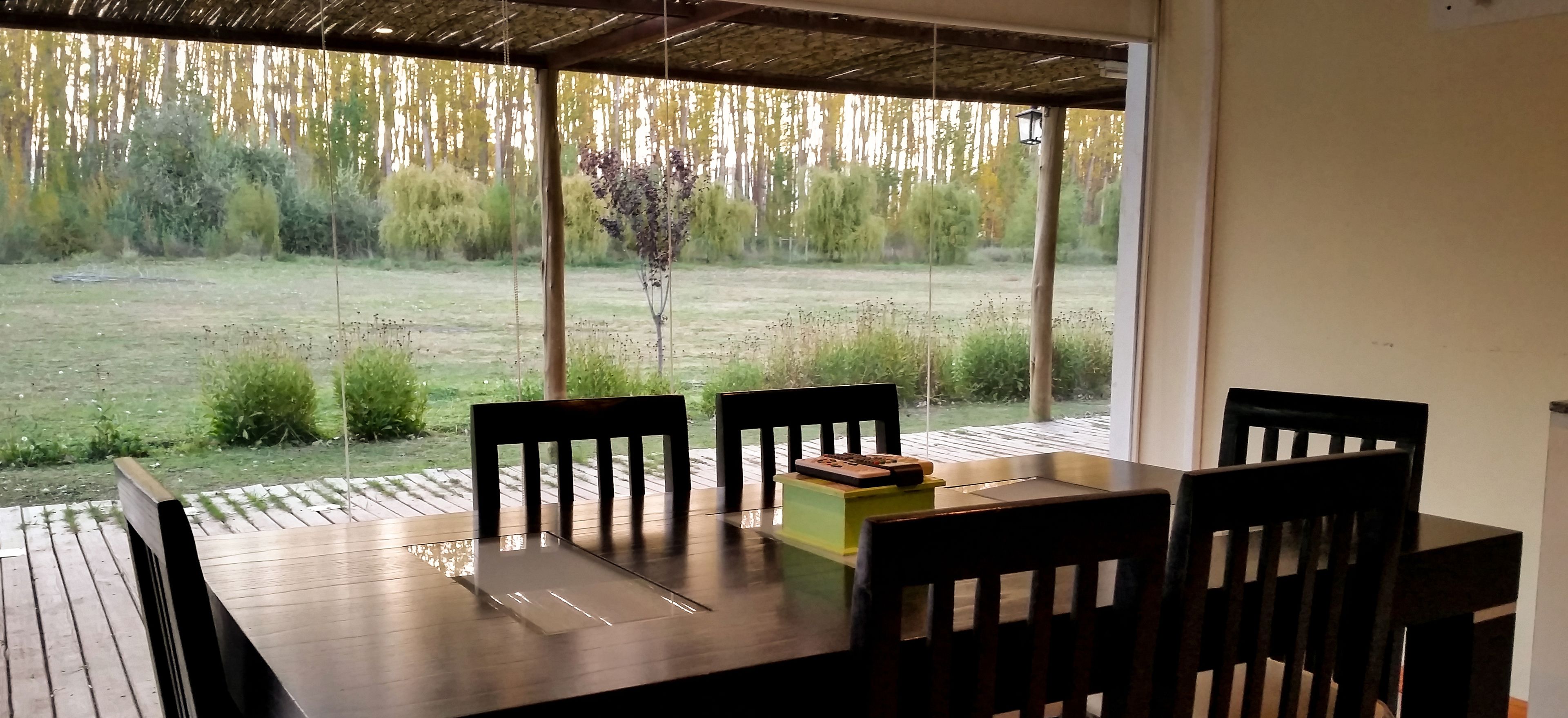 Departamento de diseñador, 2 habitaciones, vista al jardín | Servicio a la habitación