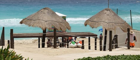 Tumbonas y toallas de playa