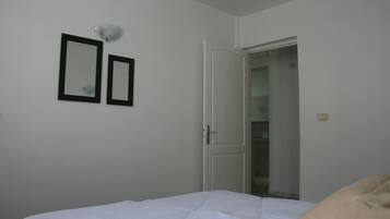 2 Schlafzimmer, Schreibtisch, laptopgeeigneter Arbeitsplatz