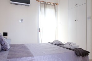 Apartment (5) Ground Floor | In-room safe, iron/ironing board, free cribs/infant beds, free WiFi - Constantia Gardens Apartments (Paphos)