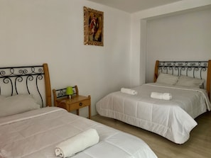 Standard Triple Room, Multiple Beds | 1 bedroom, in-room safe, desk, soundproofing - Hotel Plateros (Cusco)