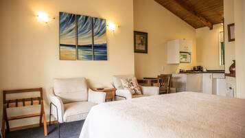 Superior Studio, 1 Queen Bed, Accessible