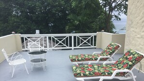 Terrace/patio - Beautiful Columbus Heights apartment  (Ocho Rios)