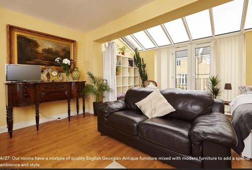 Lynbrook  Guests House