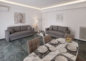 Family Apartment, 3 Bedrooms, 2 Bathrooms | Living area