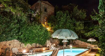 appartement Pittoresque et magnifique avec jardin, piscine et parking.