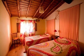 5 chambres, bureau, fer et planche à repasser, accès au Wi-Fi (inclus)