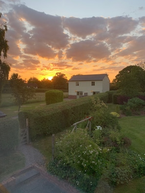 Property grounds - Pear Tree Cottage. 2-bedroomed cottage.  Short breaks welcome.  Free Wifi (Hereford, Herefordshire)