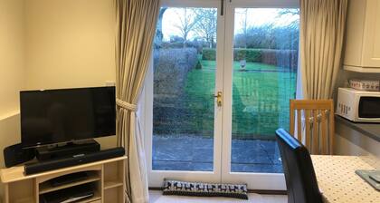 Pear Tree Cottage. 2-bedroomed cottage. Short breaks welcome. Free Wifi