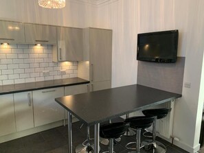 Fridge, microwave, oven, stovetop - North Guildry Town House (Elgin)