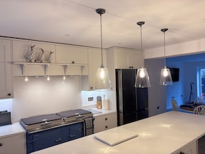Fridge, microwave, oven, stovetop - Beautifully Restored Thatched Cottage with Modern Comforts (Bury St Edmunds)