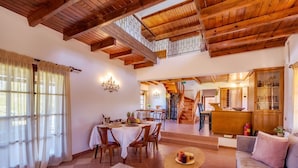 Interior - Beach at 100mt ★ Walk to Taverna & Grocery ★ Seaview ★ Private Pool (Maleme)