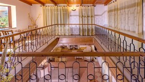 Interior - Beach at 100mt ★ Walk to Taverna & Grocery ★ Seaview ★ Private Pool (Maleme)