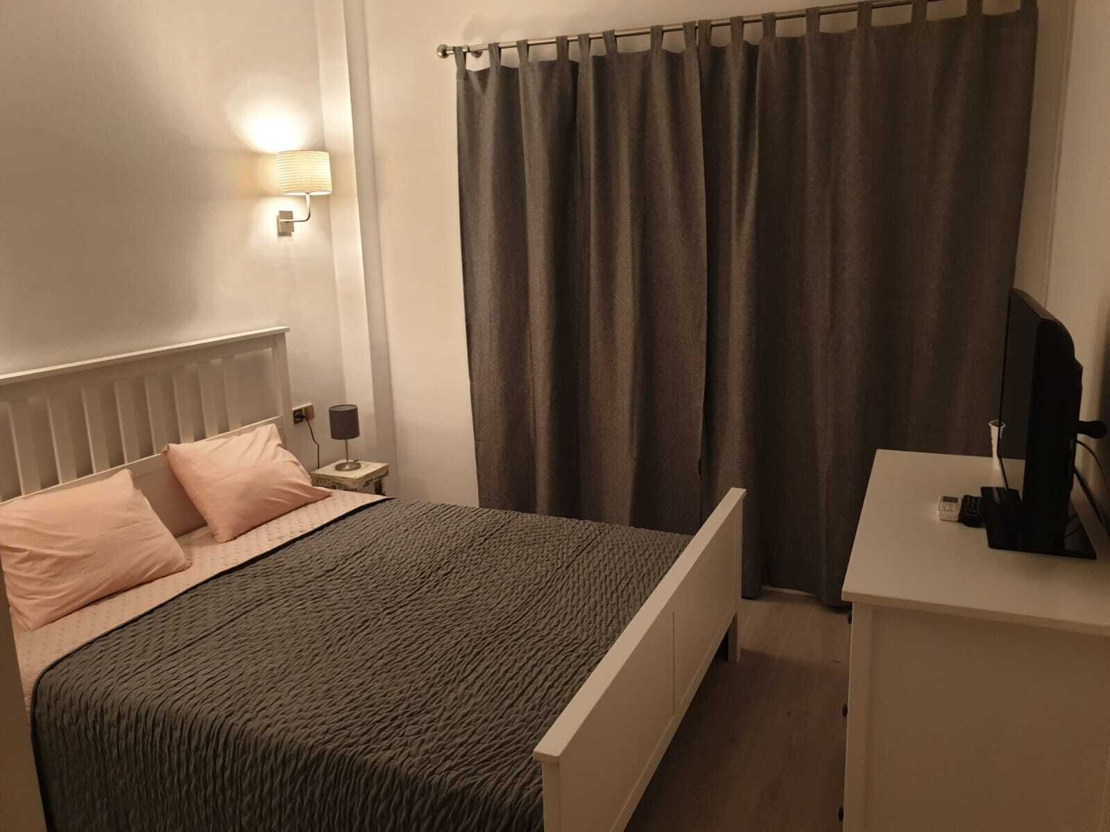 4 bedrooms, desk, iron/ironing board, travel crib